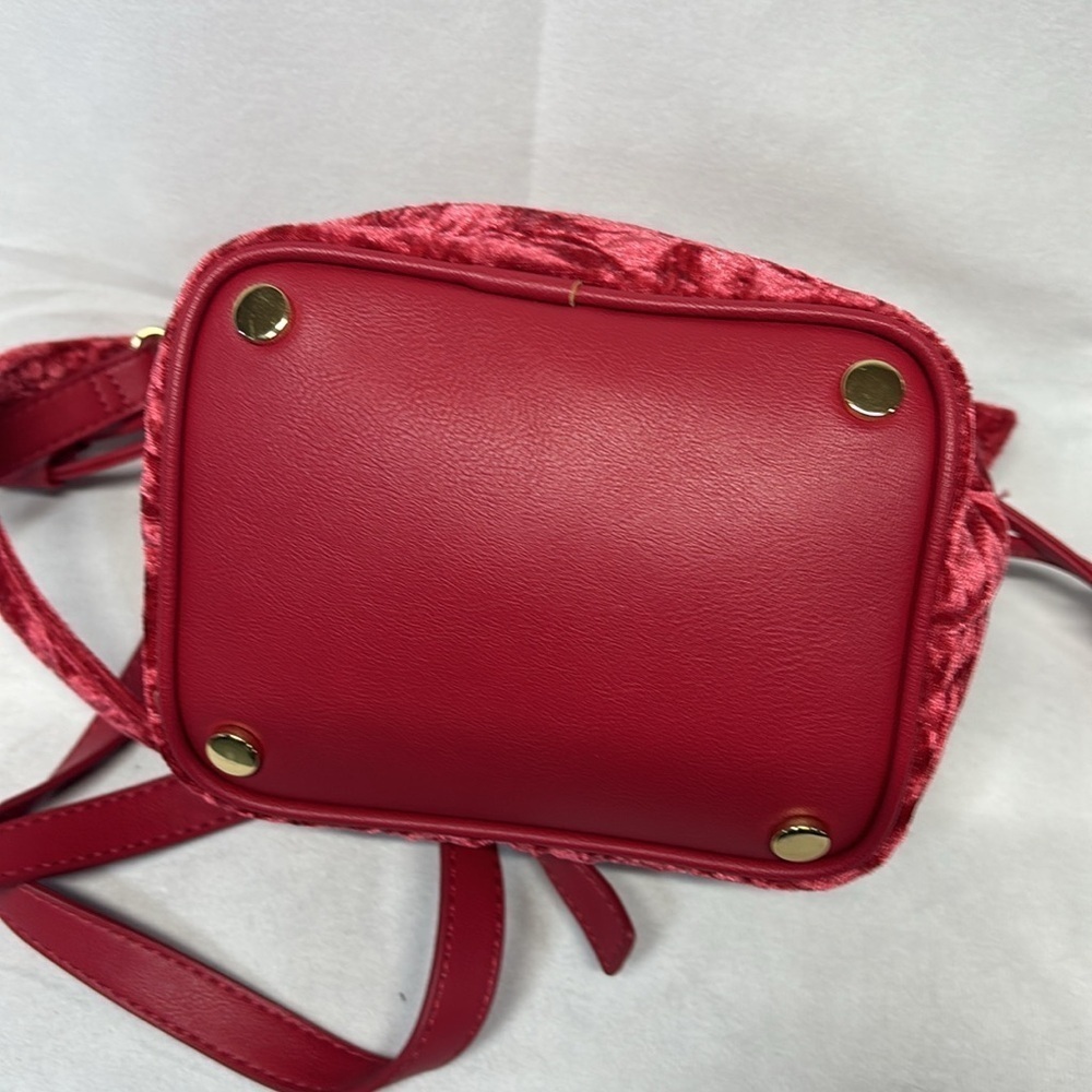 INC. Meliss Red Pepper and gold velvet cinch cross body or adjustable purse - Picture 13 of 16